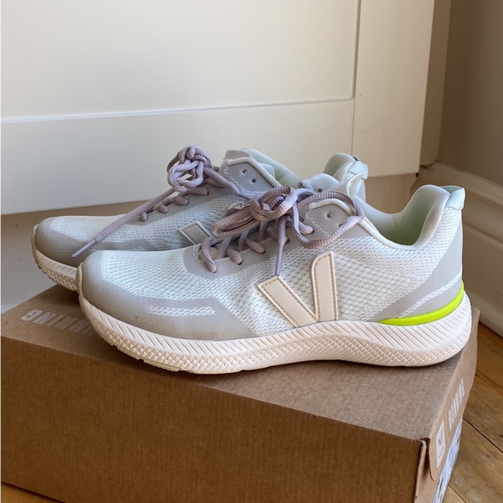 Veja Impala running shoes | 7.5